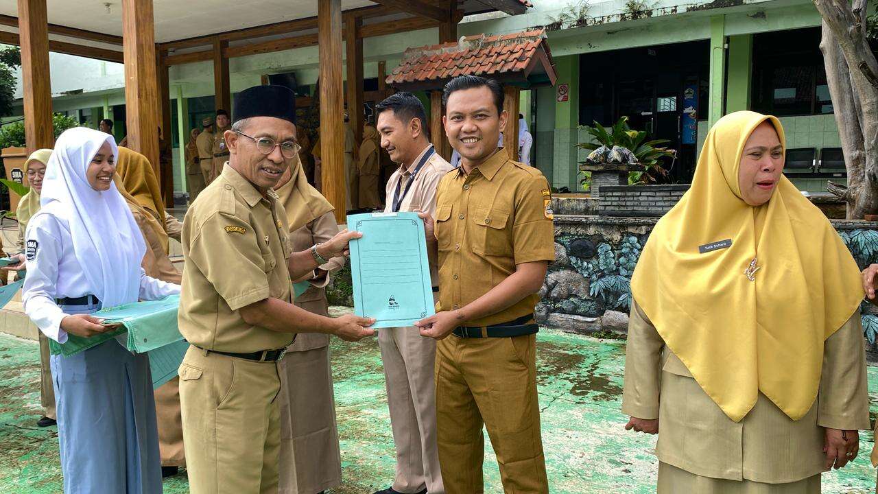 BACK TO SCHOOL SMA NEGERI 1 MOJOGEDANG